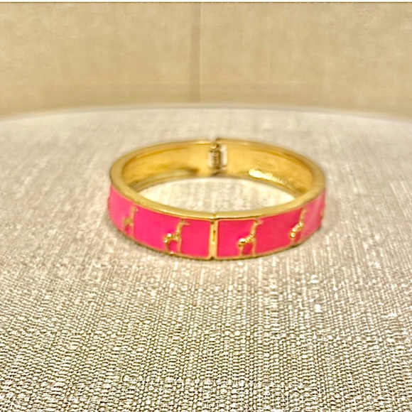 📦SALE📦 Pink Giraffe Clip on Bracelet - Picture 1 of 2